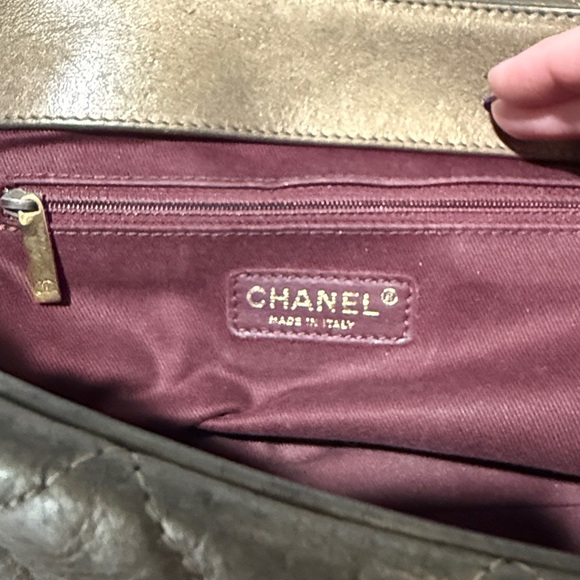 Chanel Metallic Gold Quilted Shoulder Bag Istanbul Collection - Picture 5 of 11